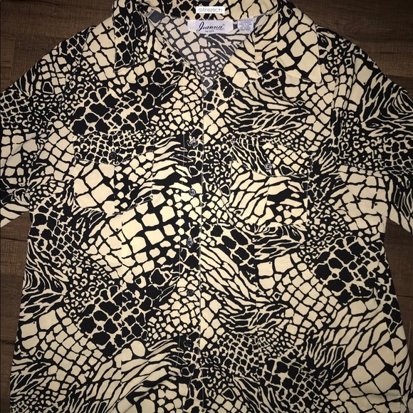 Joanna Petite Button Down Blouse, Size PXL - Picture 2 of 5